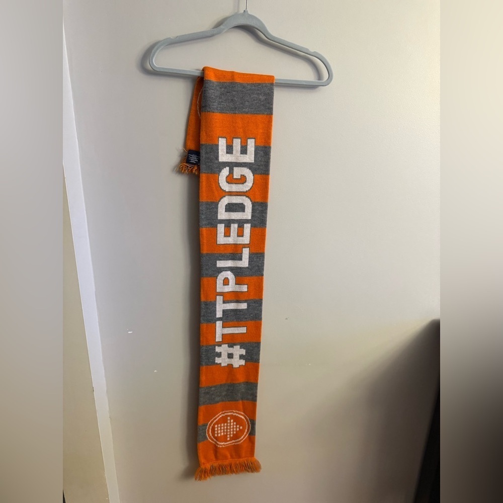 Think Taylor #TT Pledge Orange Gray SportsScarf Knit Fan Scarf Acrylic UK Made